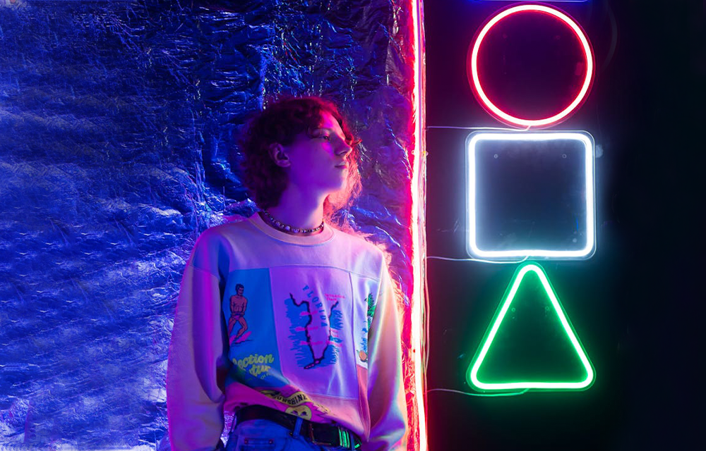MEON NEON